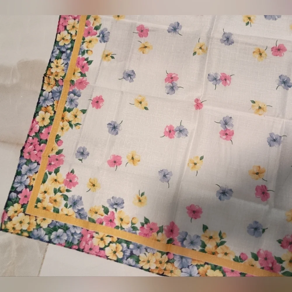 Yves Saint Laurent Flover Scarf / Scarv